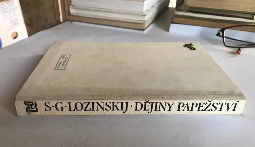 S.G. Lozinskij Dějiny papežství 1989 Horizont - papezove Vatikan